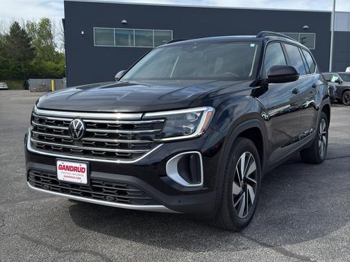 Deep Black Pearl Effect 2024 Volkswagen Atlas 2.0T SE