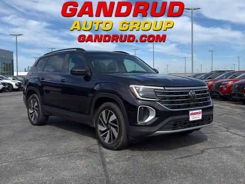 Deep Black Pearl Effect 2024 Volkswagen Atlas 2.0T SE