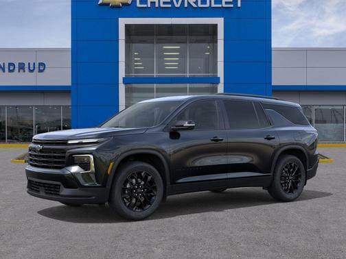 Mosaic Black Metallic 2026 Chevrolet Traverse LT