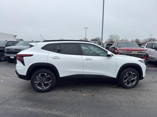 Summit White 2024 Chevrolet Trax LT