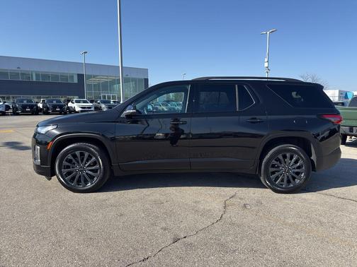 Mosaic Black Metallic 2023 Chevrolet Traverse RS