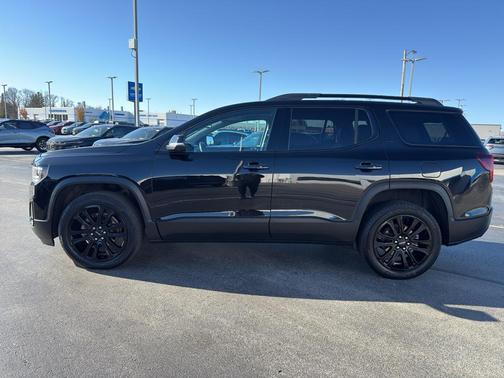 2023 GMC Acadia SLT