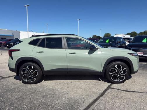 Green 2024 Chevrolet Trax 2RS