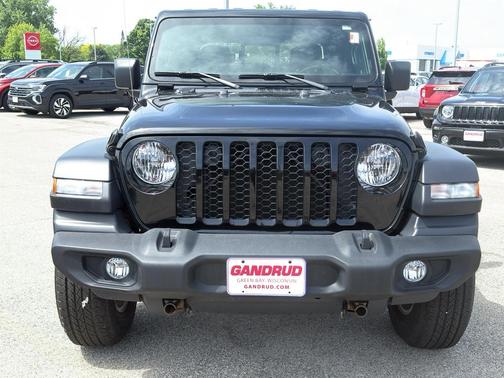 Black Clearcoat 2020 Jeep Gladiator Sport