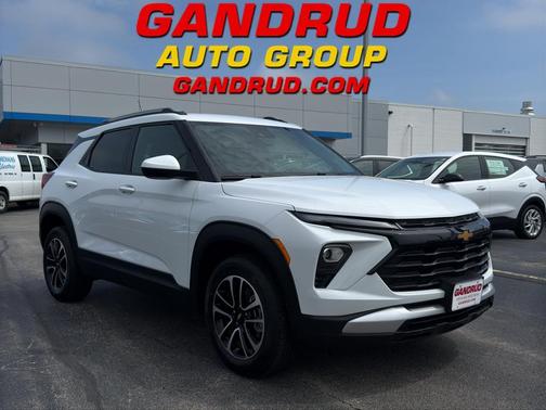 Summit White 2025 Chevrolet Trailblazer LT