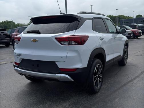 Summit White 2025 Chevrolet Trailblazer LT