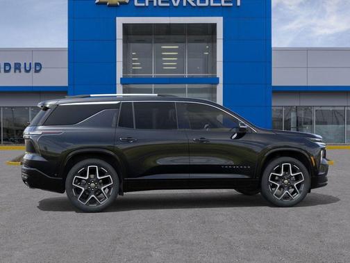 Mosaic Black Metallic 2026 Chevrolet Traverse High Country