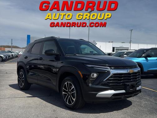 Mosaic Black Metallic 2025 Chevrolet Trailblazer LT