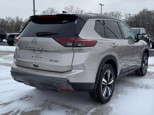 2025 Nissan Rogue SL