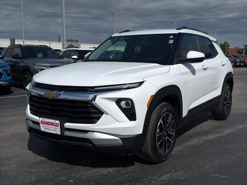 Summit White 2024 Chevrolet Trailblazer LT