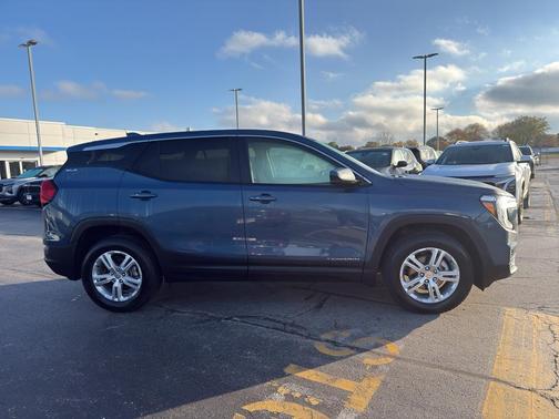 2024 GMC Terrain SLE