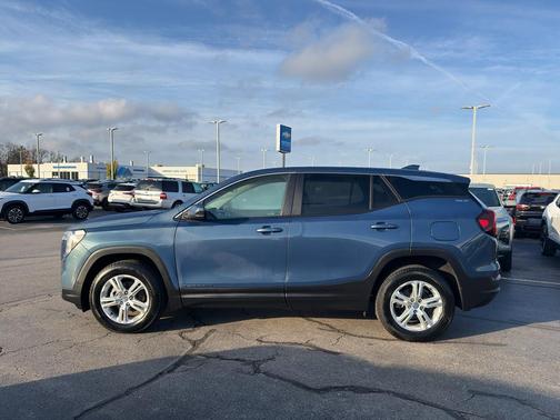 2024 GMC Terrain SLE