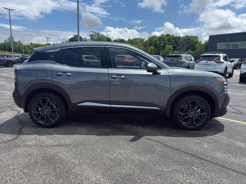 Gun Metallic 2025 Nissan Kicks SR