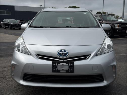 2014 Toyota Prius v Two