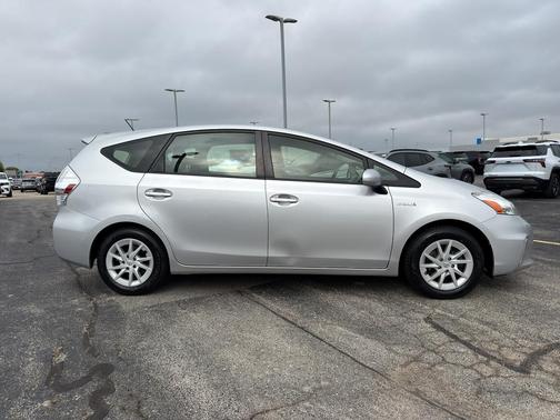 2014 Toyota Prius v Two