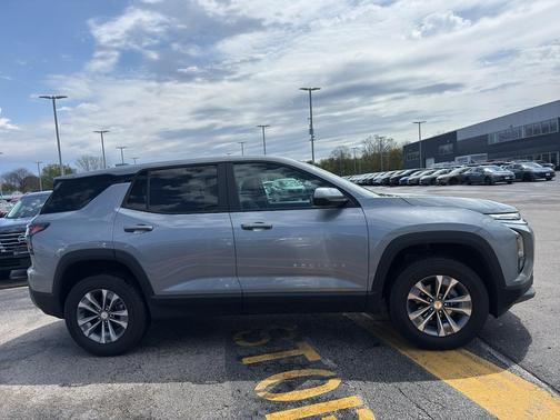 Sterling Gray Metallic 2025 Chevrolet Equinox LT