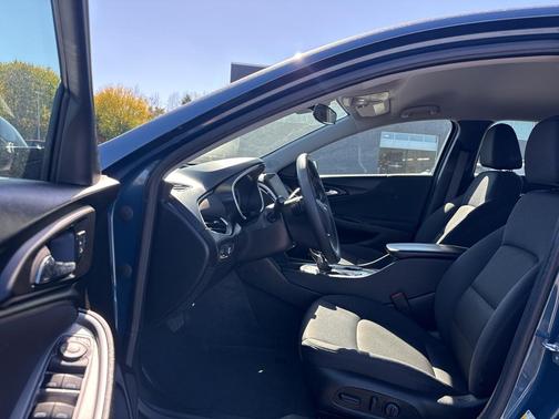 Lakeshore Blue Metallic 2024 Chevrolet Malibu LT