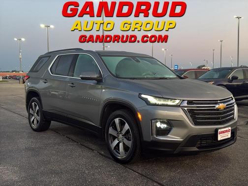 Sterling Gray Metallic 2023 Chevrolet Traverse LT Leather