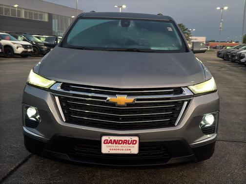 Sterling Gray Metallic 2023 Chevrolet Traverse LT Leather
