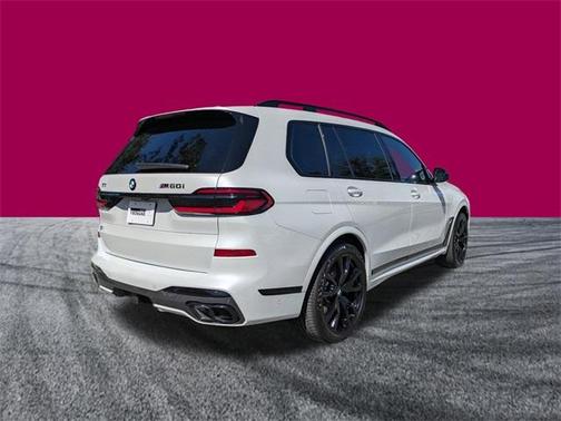 2025 BMW X7 M60i