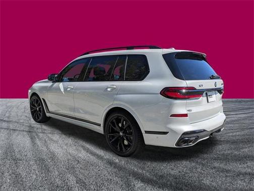 2025 BMW X7 M60i
