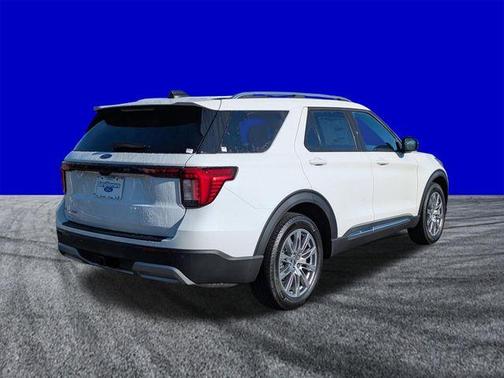 White Metallic 2026 Ford Explorer Platinum