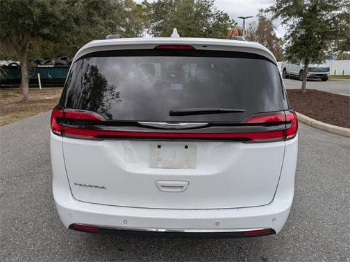 2022 Chrysler Pacifica Touring-L