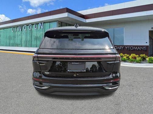 Infinite Black Metallic 2025 Lincoln Nautilus Premiere