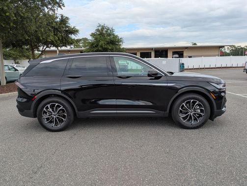 Infinite Black Metallic 2025 Lincoln Nautilus Premiere