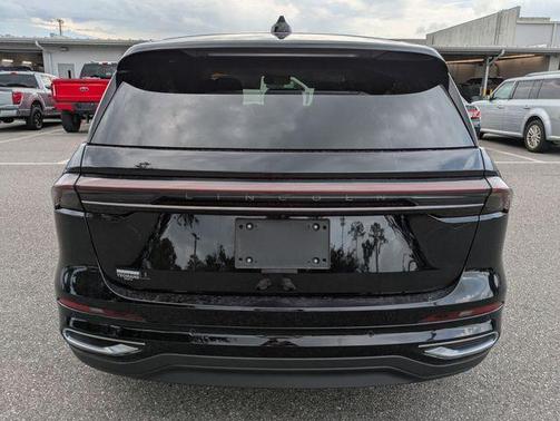 Infinite Black Metallic 2025 Lincoln Nautilus Premiere