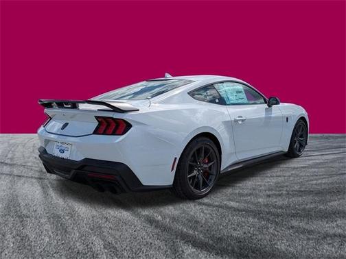 2025 Ford Mustang Dark Horse