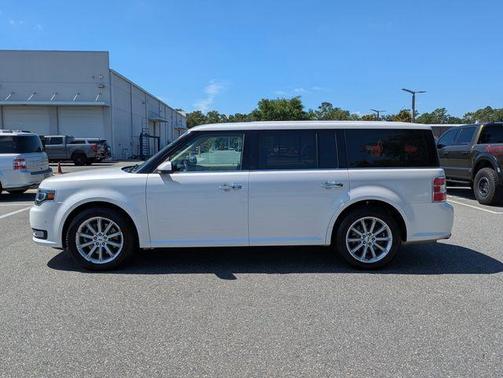White Platinum Clearcoat Metallic 2018 Ford Flex Limited