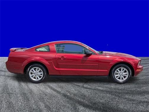 2005 Ford Mustang Deluxe