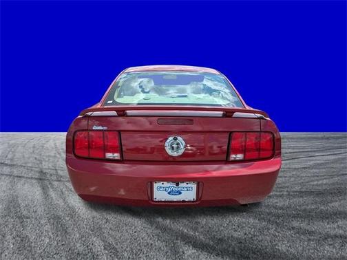 2005 Ford Mustang Deluxe