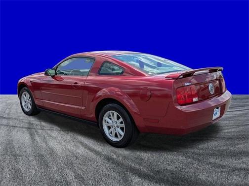 2005 Ford Mustang Deluxe
