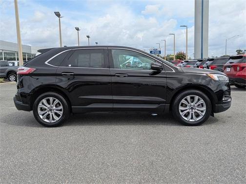 2023 Ford Edge Titanium