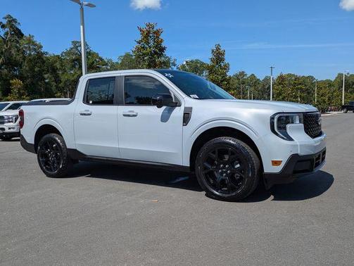 White Metallic 2026 Ford Maverick Lariat
