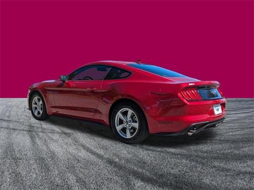 2022 Ford Mustang EcoBoost