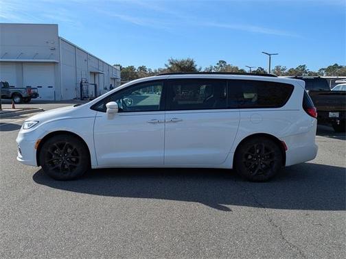 2021 Chrysler Pacifica Touring