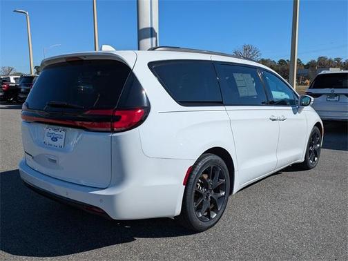 2021 Chrysler Pacifica Touring