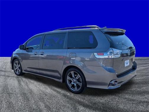 2019 Toyota Sienna SE