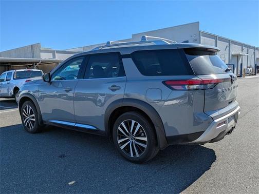 2024 Nissan Pathfinder Platinum