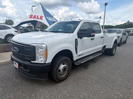 Oxford White 2023 Ford F-350 XL