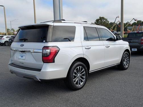 White Platinum 2018 Ford Expedition Limited