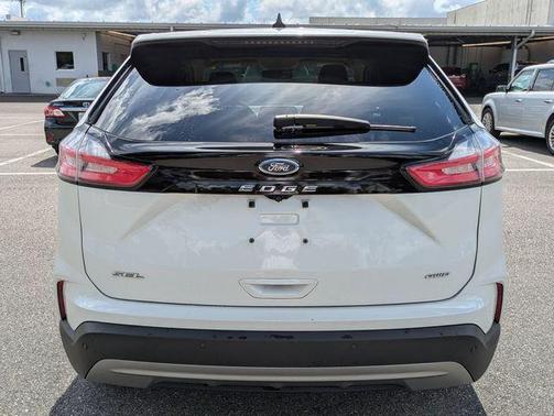 White Metallic 2022 Ford Edge SEL