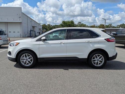 White Metallic 2022 Ford Edge SEL