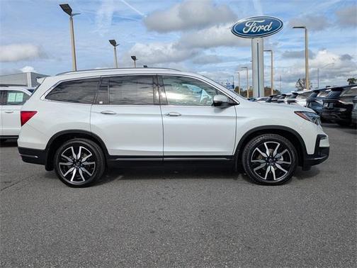 2021 Honda Pilot Touring 8-Passenger