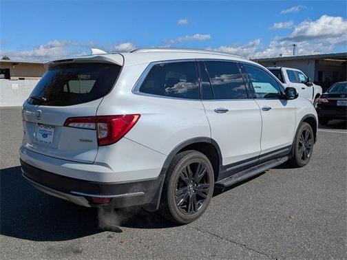 2022 Honda Pilot Touring 7-Passenger