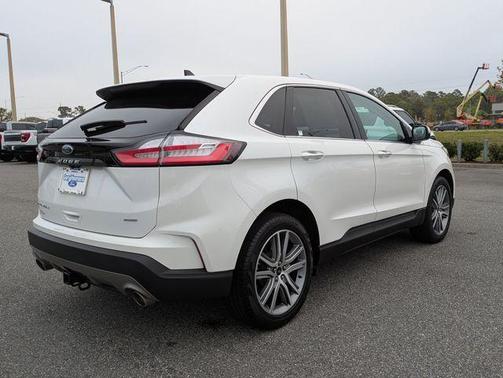 Star White 2023 Ford Edge Titanium