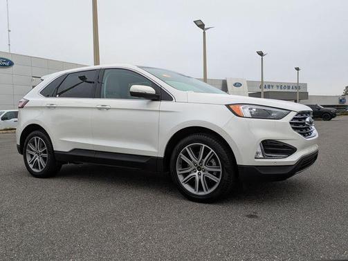 Star White 2023 Ford Edge Titanium